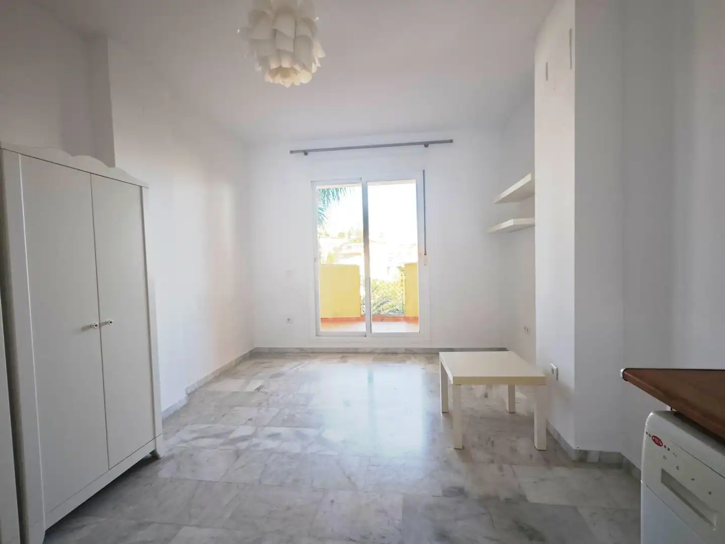 Habitación de Estudio de alquiler en Fuengirola con Aire acondicionado, Jardín privado y Terraza
