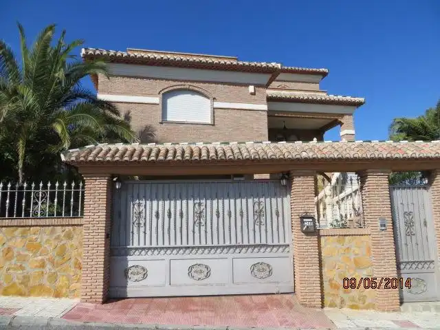 Vista exterior de Casa o chalet en venta en Monachil con Terraza, Piscina y Balcón