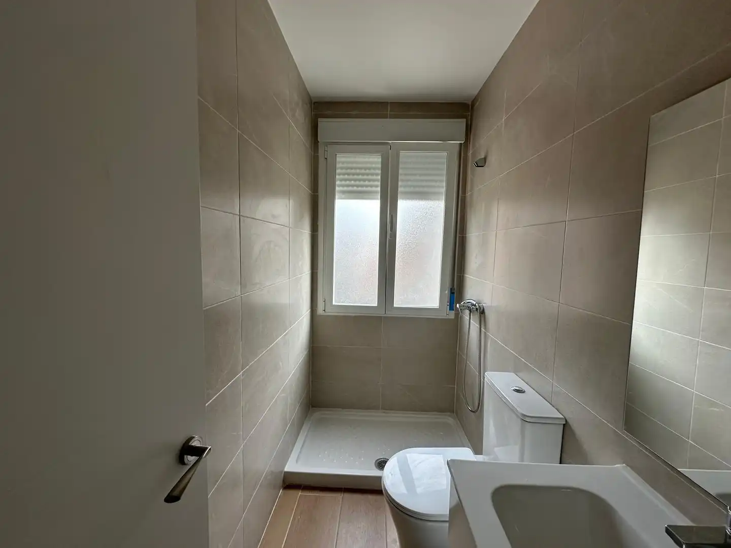 Bathroom of Flat for rent in Madrid  with Air Conditioner, Heating and Furnished
