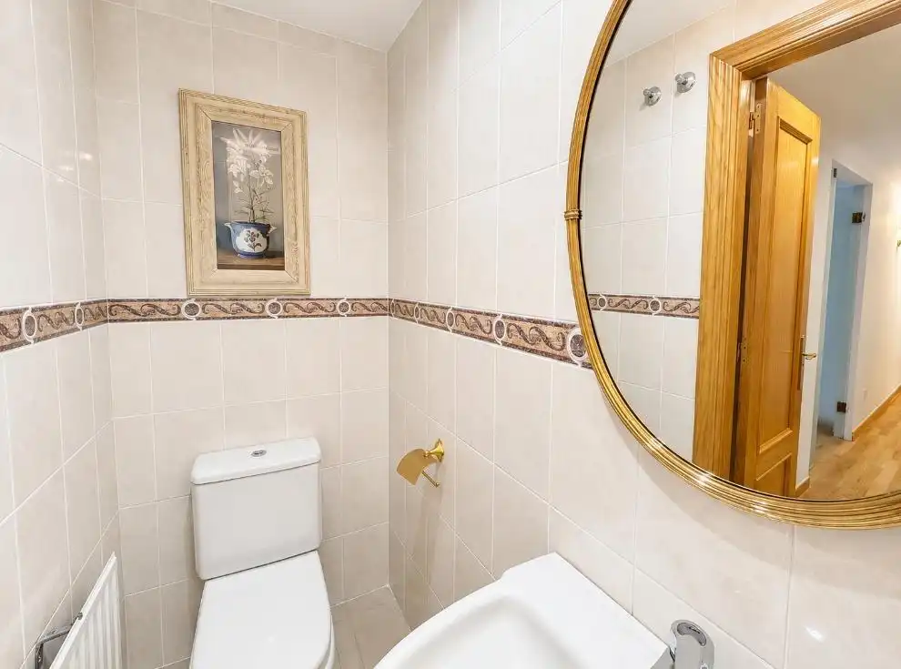 Baño de Piso de alquiler en Madrid con Aire acondicionado y Calefacción