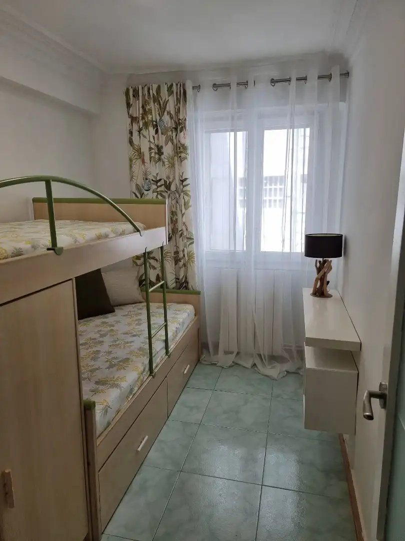 Habitación de Piso de alquiler en Zaragoza con Calefacción, Amueblado y Horno