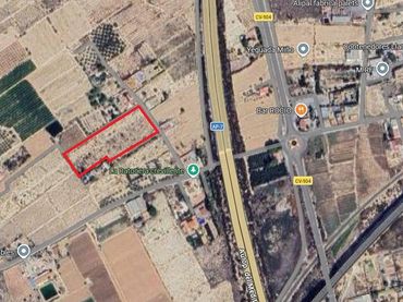 Terrenys i solars en venda a AP-7