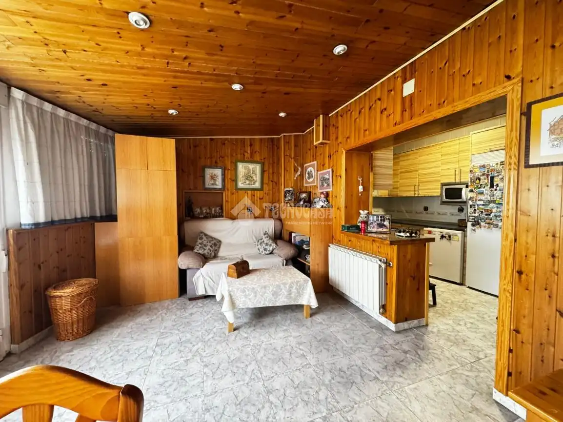 Sala de estar de Casa adosada en venta en Pedrezuela con Aire acondicionado, Calefacción y Jardín privado