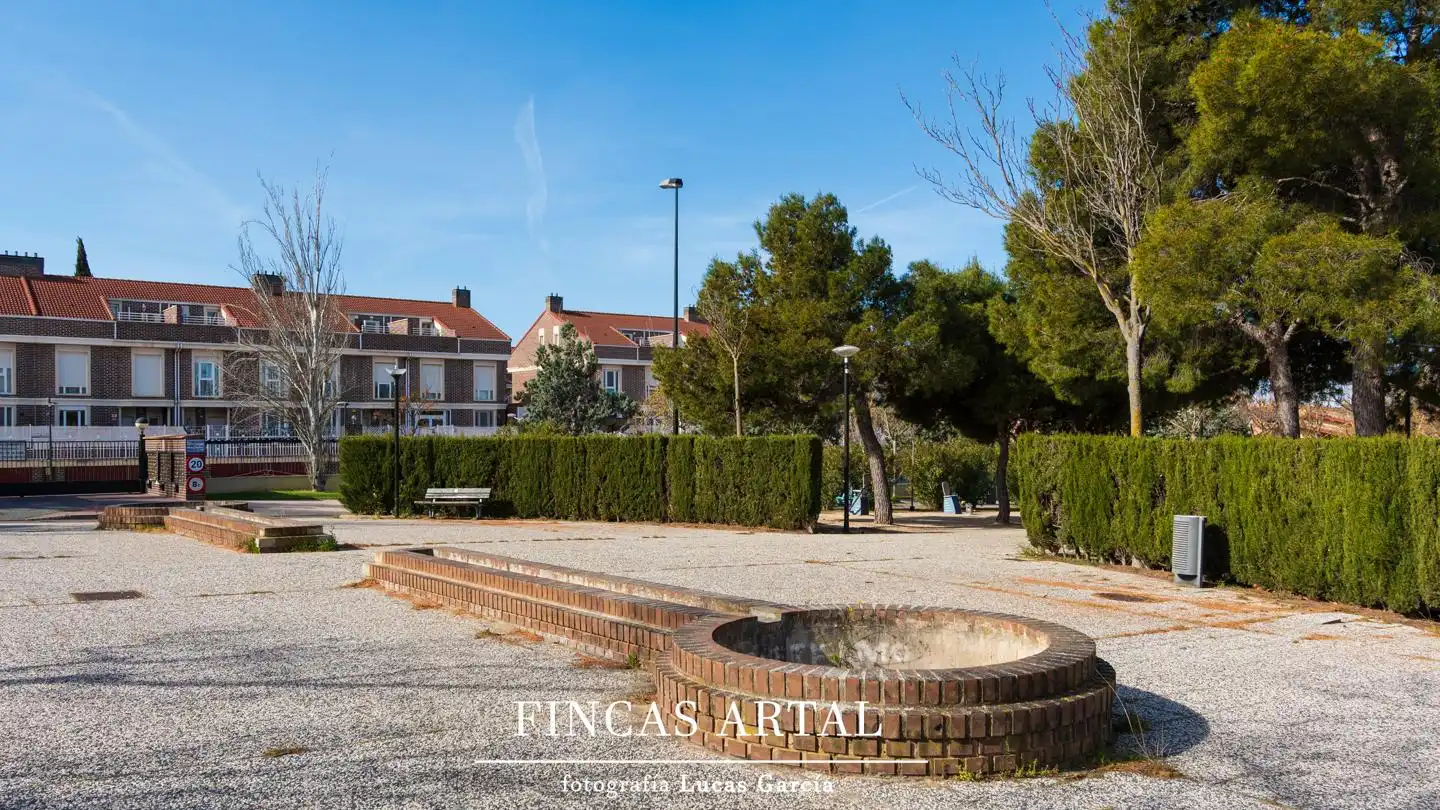 Casa o chalet en venta en Zaragoza con Aire acondicionado, Calefacción y Jardín privado