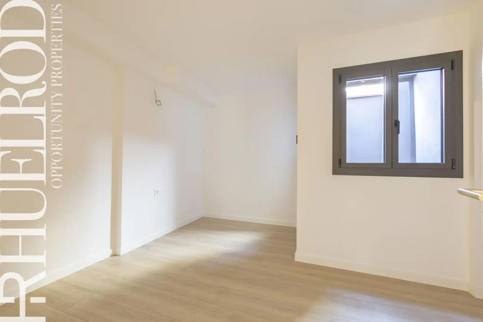 Maisonette zum Verkauf in Badalona mit Klimaanlage, Heizung und Parkett