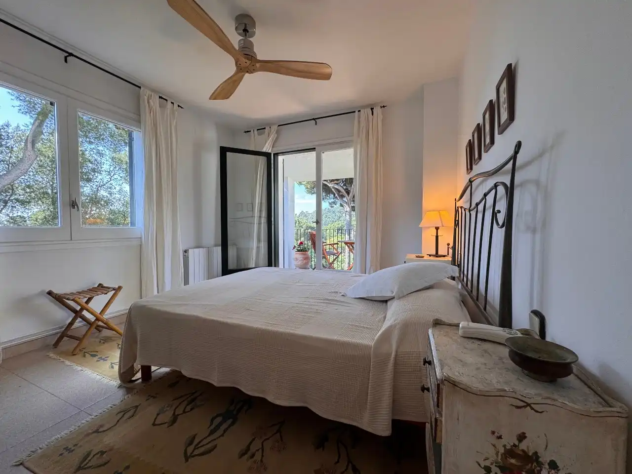 Schlafzimmer von Haus oder Chalet zum Verkauf in Palafrugell mit Klimaanlage, Privatgarten und Terrasse