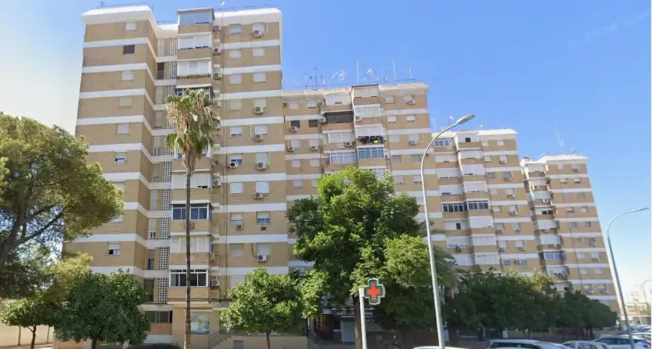 Vista exterior de Piso en venta en  Sevilla Capital