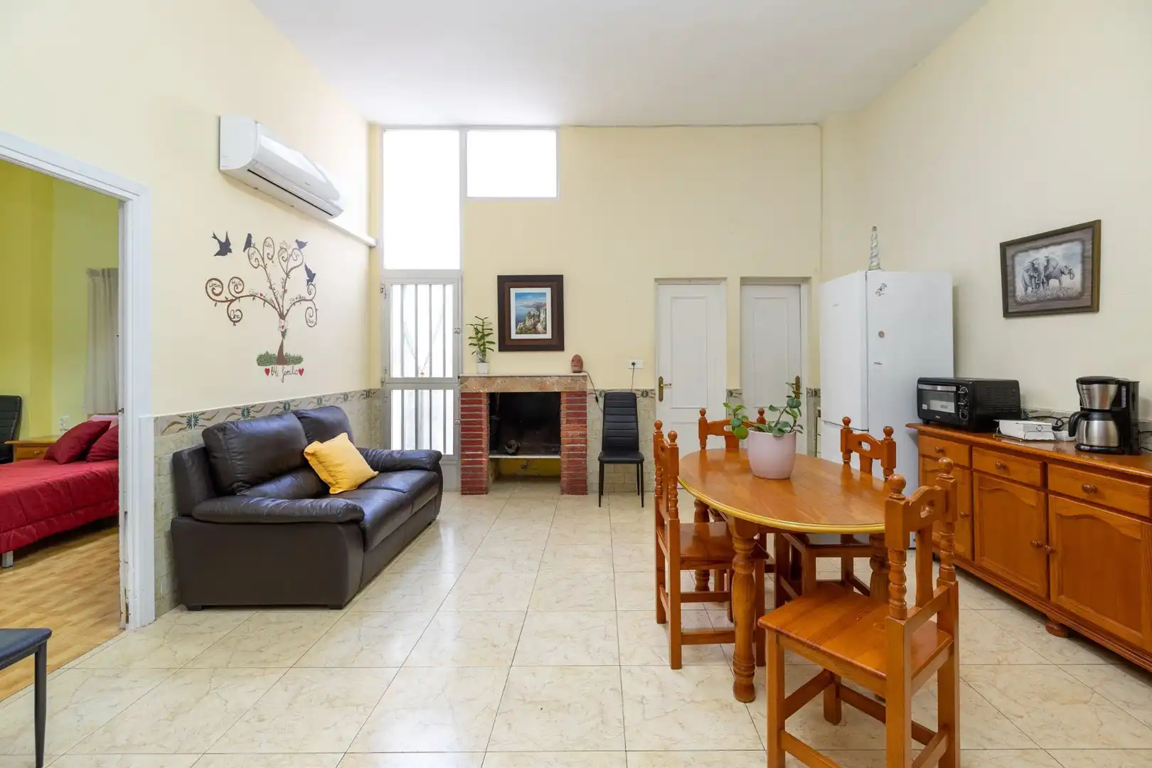 Sala de estar de Casa adosada en venta en Motril con Aire acondicionado, Calefacción y Terraza
