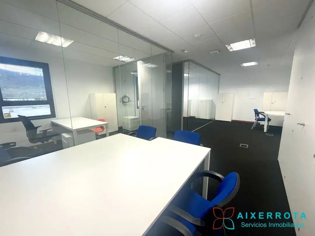Office for rent in Derio  with Air Conditioner, Heating and Furnished