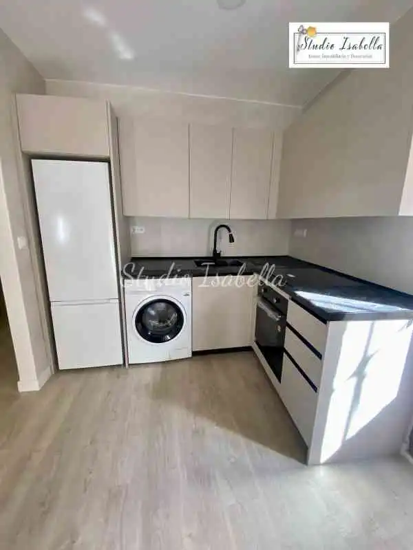 Kitchen of Flat for share in Toledo  with Air Conditioner, Heating and Furnished