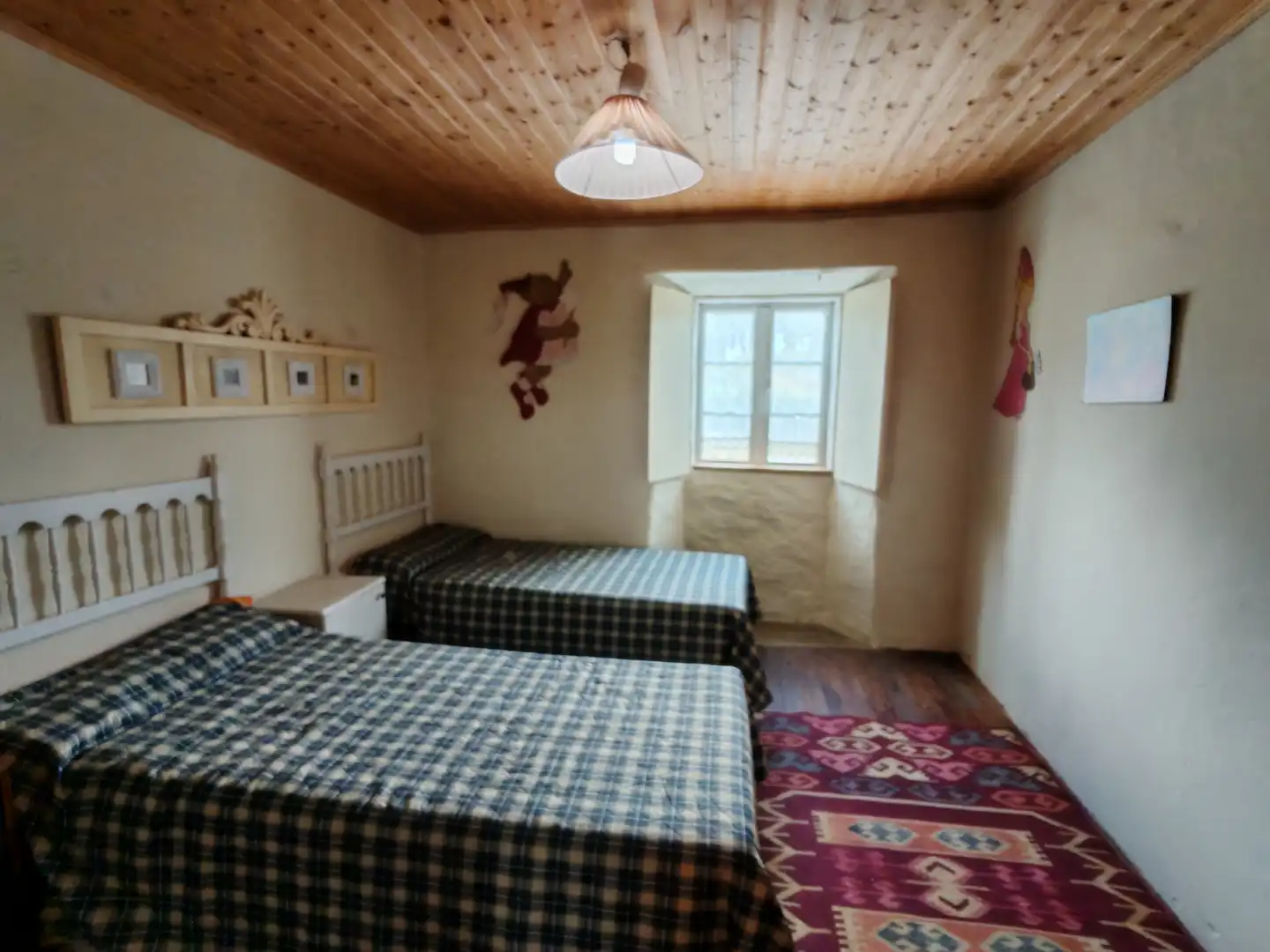 Dormitori de Casa o xalet en venda en O Pino  amb Jardí privat, Terrassa i Moblat