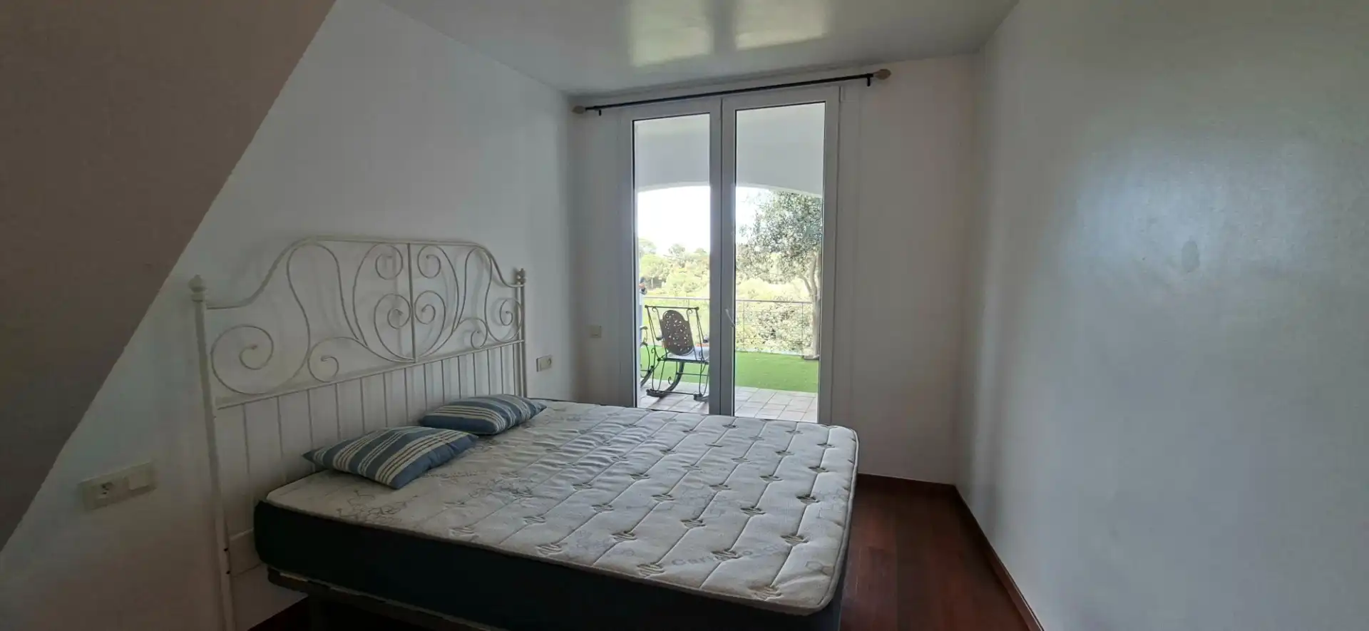 Habitación de Casa adosada en venta en Begur con Aire acondicionado, Calefacción y Jardín privado