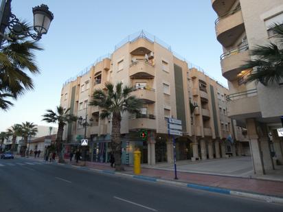 Vista exterior de Pis en venda en Los Alcázares amb Aire condicionat, Calefacció i Terrassa