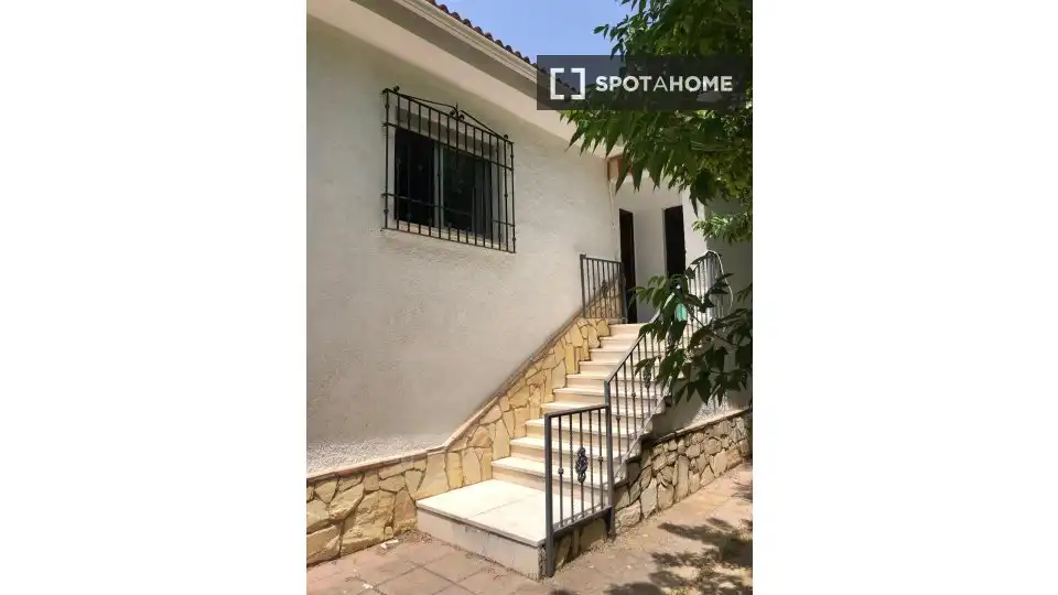 Habitación en El Brillante -El Naranjo - El Tablero