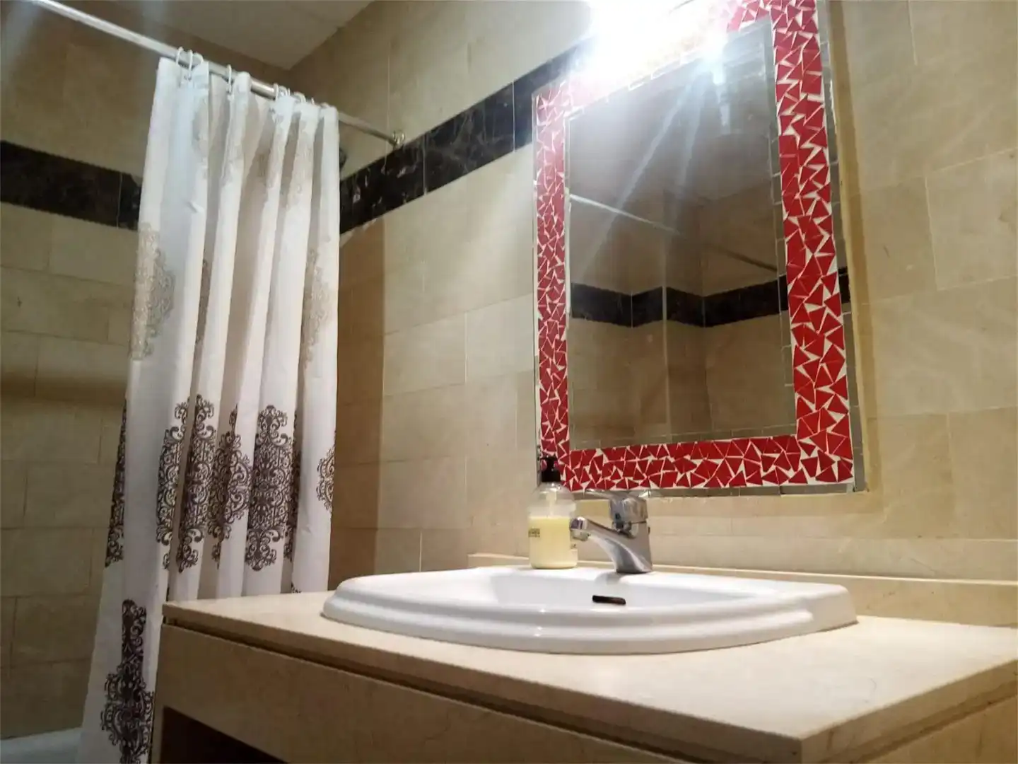 Bany de Apartament de lloguer en El Ejido amb Aire condicionat, Jardí privat i Piscina