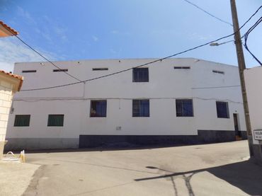 Industriegebäude zum Verkauf in Calle Hernández Gil 21