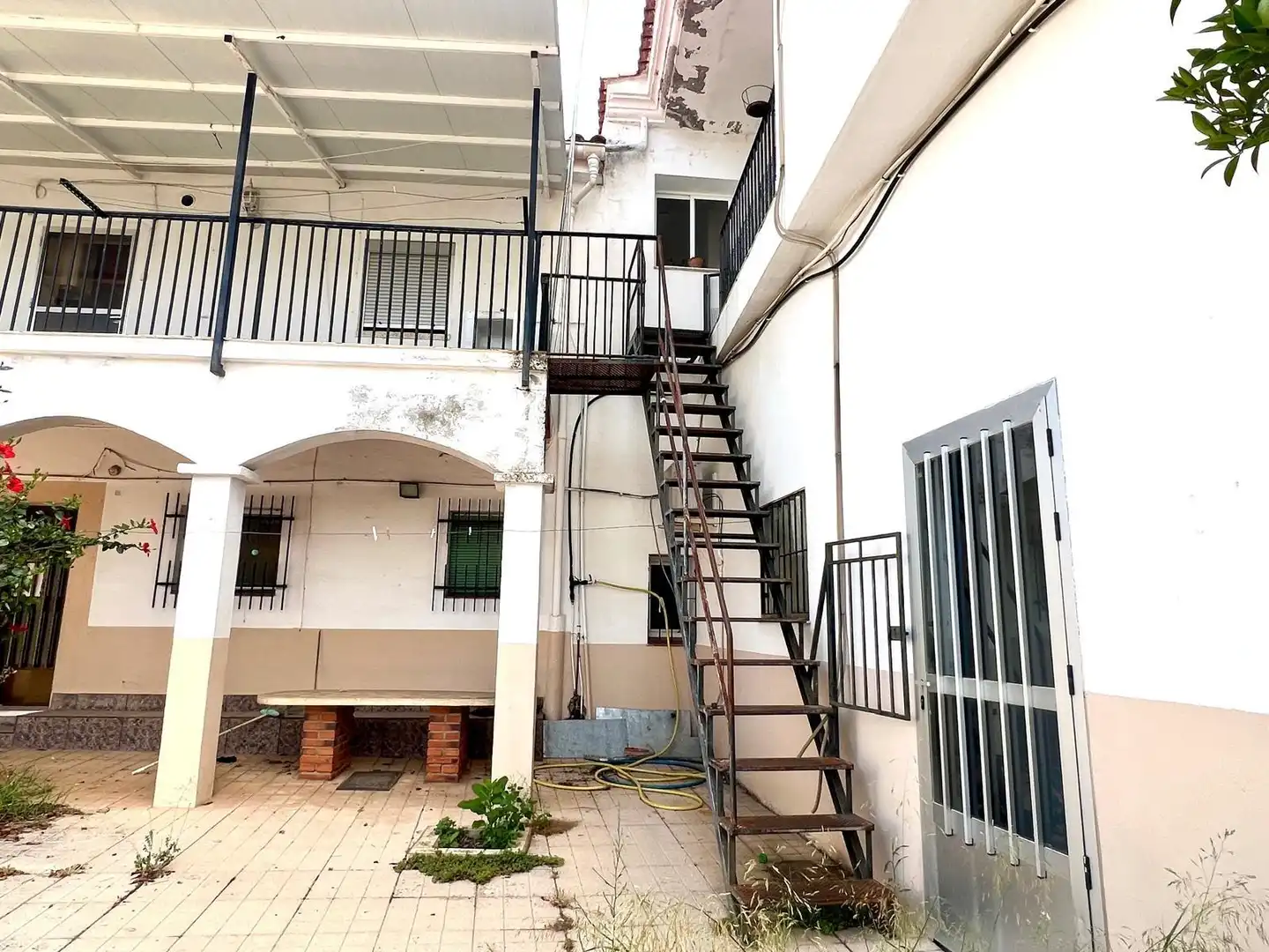 Exterior view of Houses for sale in Serradilla