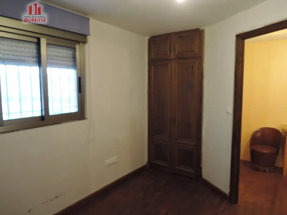 Schlafzimmer von Geschaftsraum zum Verkauf in Ourense Capital 