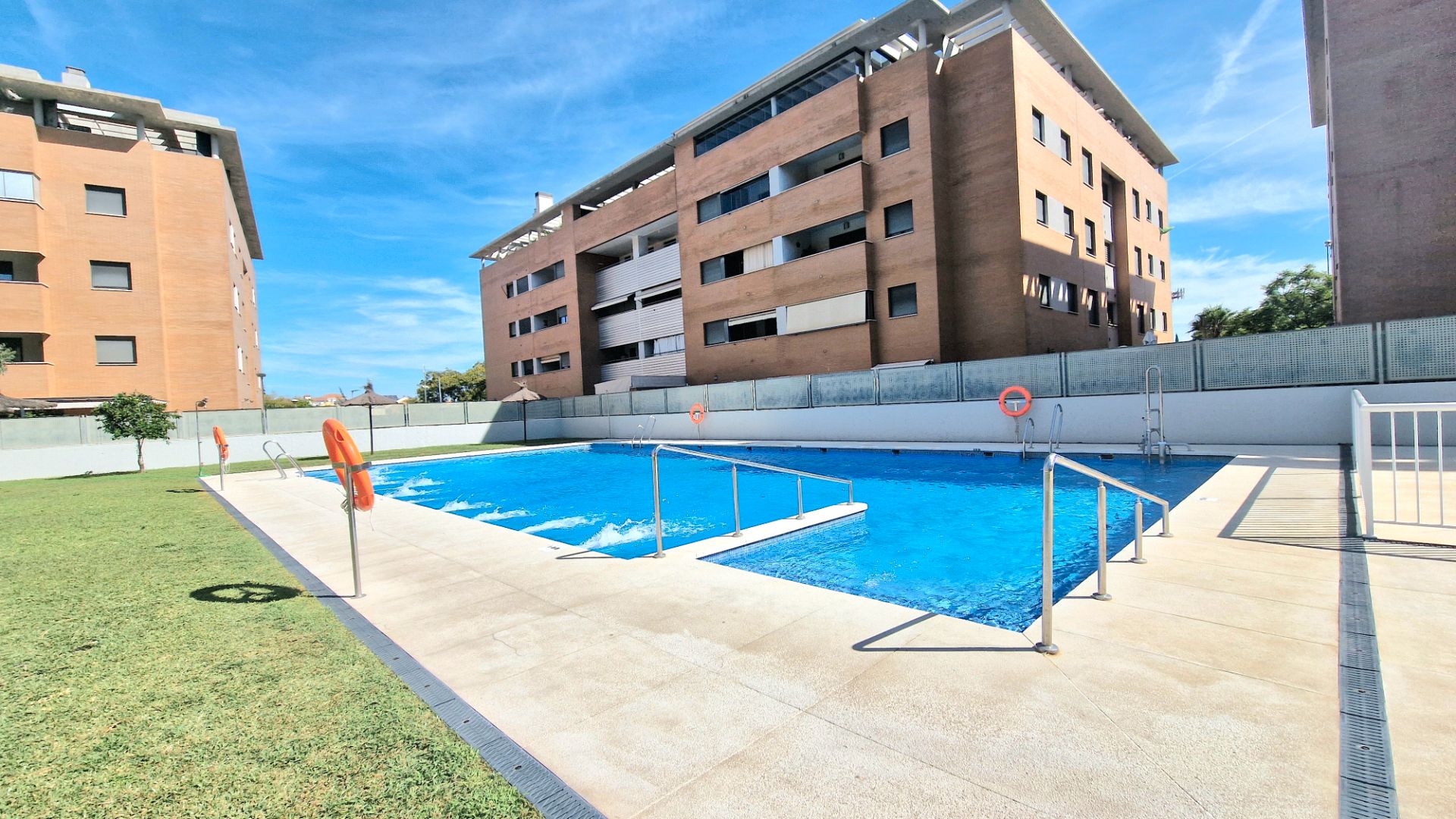 Swimming pool of Flat for sale in Mairena del Aljarafe  with Air Conditioner, Terrace and Storage room