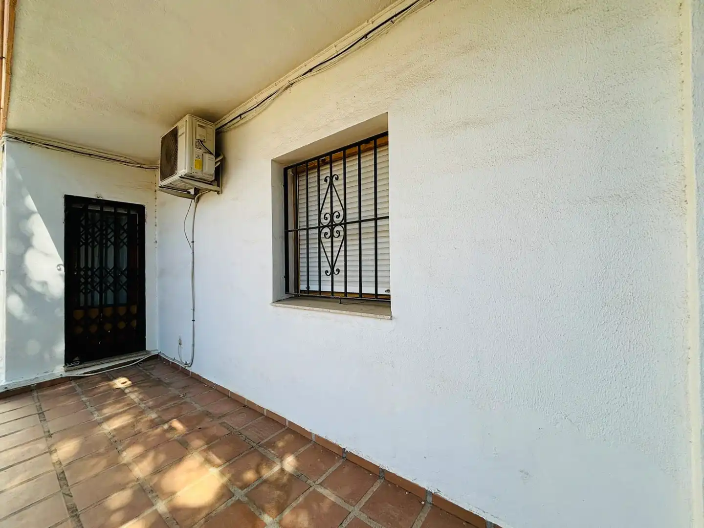 Außenansicht von Erdgeschoss zum Verkauf in Dénia mit Klimaanlage, Heizung und Terrasse