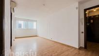 Living room of Flat for sale in  Barcelona Capital  with Air Conditioner and Parquet flooring