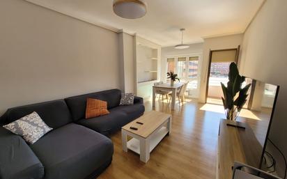 Sala d'estar de Pis en venda en  Logroño amb Calefacció, Terrassa i Traster