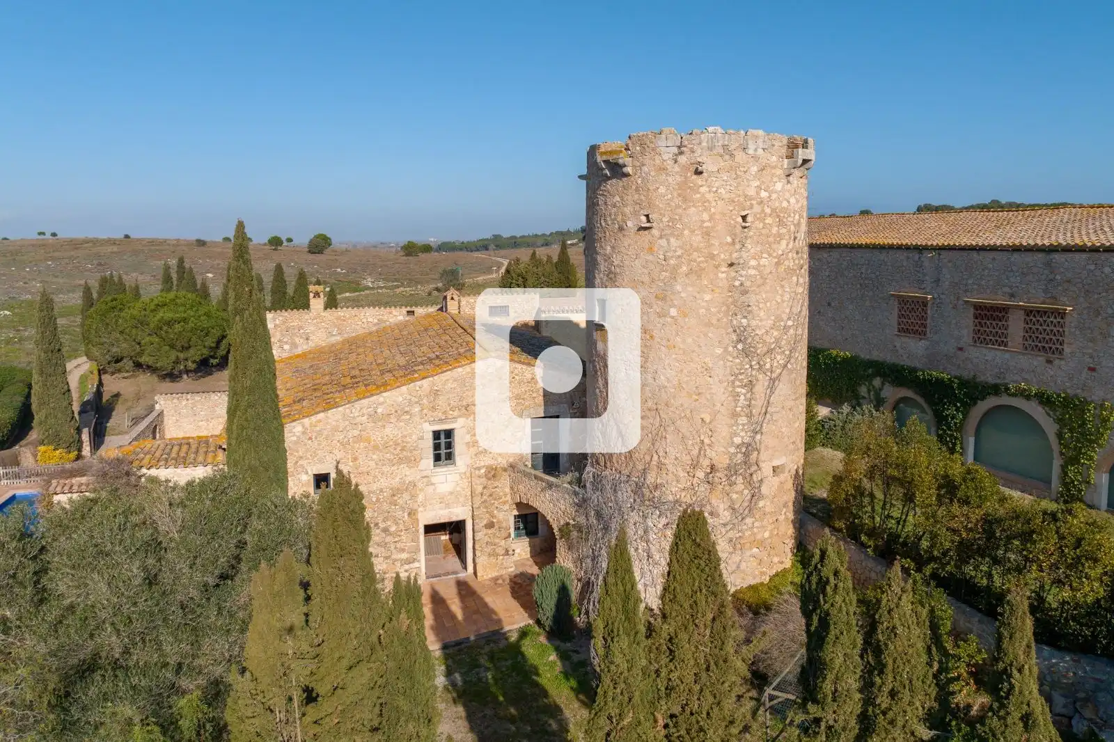 Vista exterior de Finca rústica en venda en L'Escala amb Calefacció i Piscina