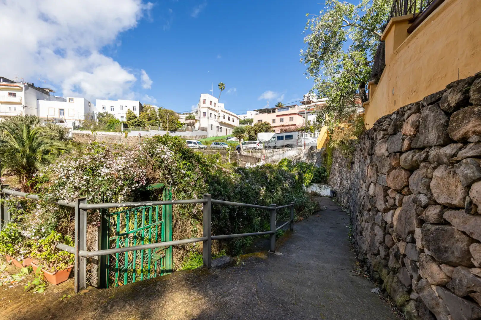 Vista exterior de Casa adosada en venta en Teror con Jardín privado, Terraza y Amueblado