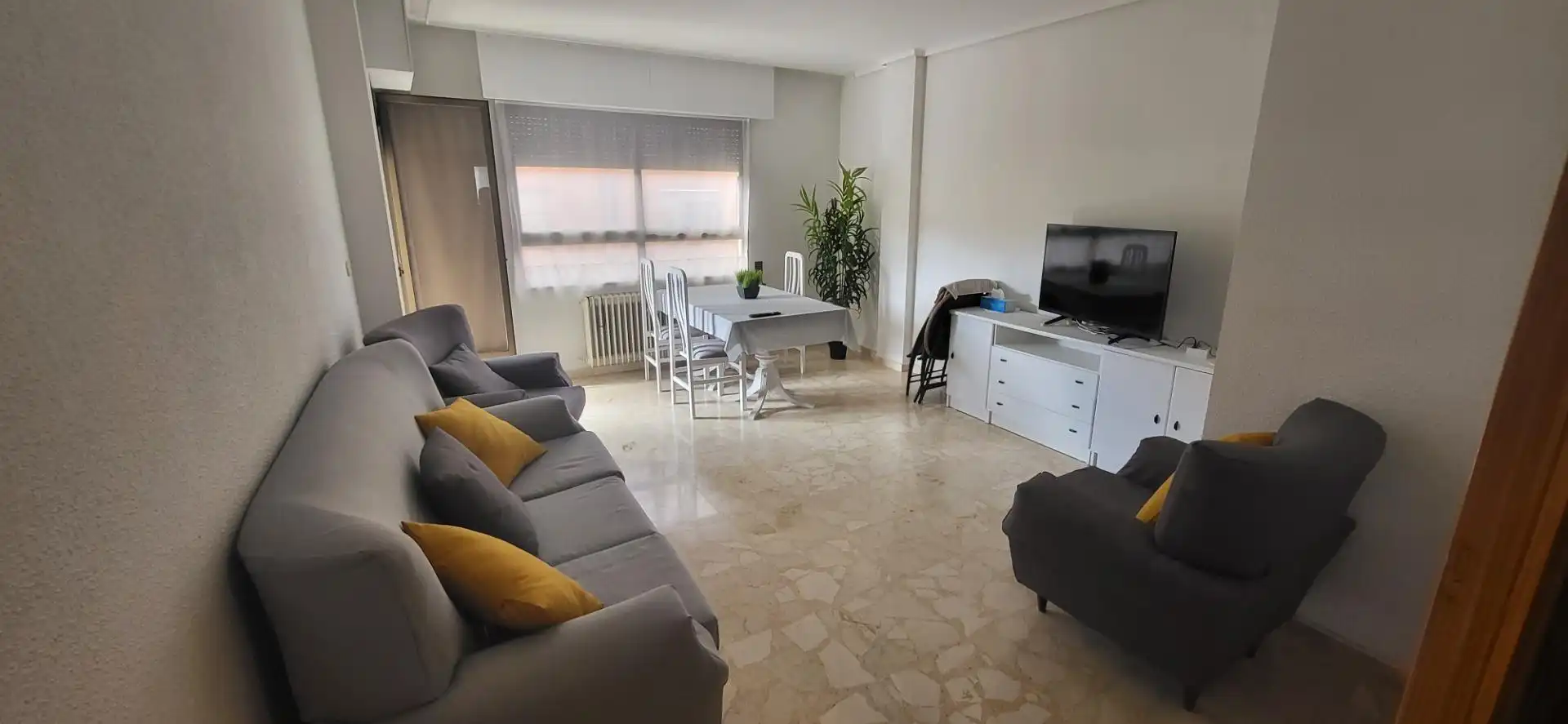 Living room of Flat for rent in Albacete  with Heating, Furnished and Balcony