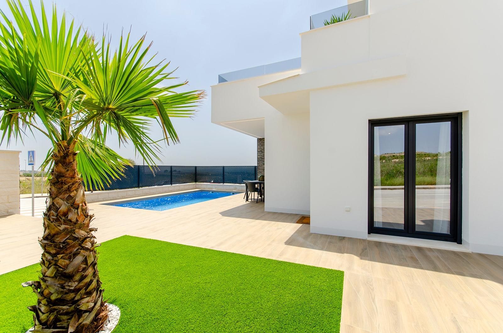Piscina de Casa adosada en venda en Orihuela amb Aire condicionat, Calefacció i Jardí privat