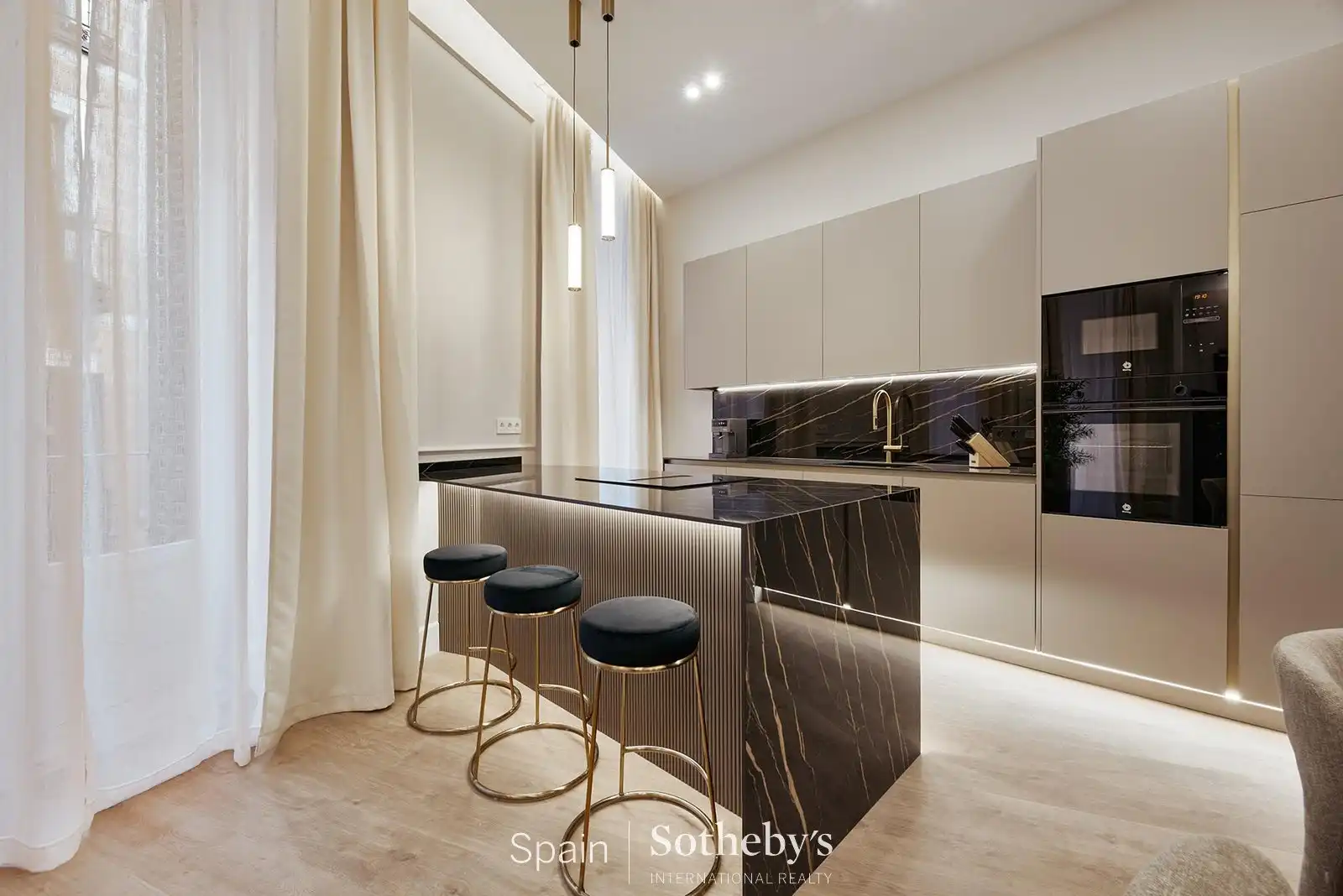 Apartamento con ascensor en venta en Calle del Barco, imagen 4