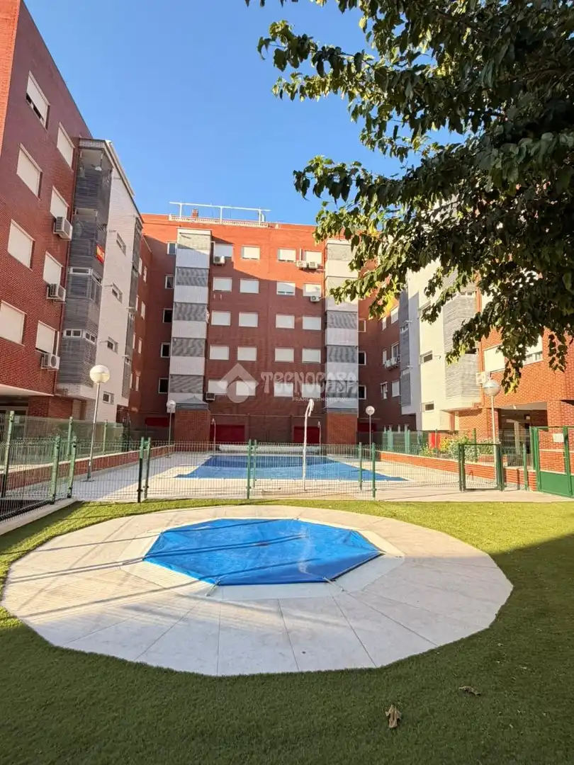 Pis amb terrassa en venda a Hospital