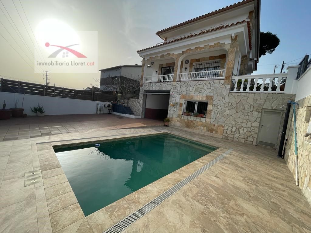 Piscina de Casa o xalet en venda en Lloret de Mar amb Calefacció, Jardí privat i Terrassa