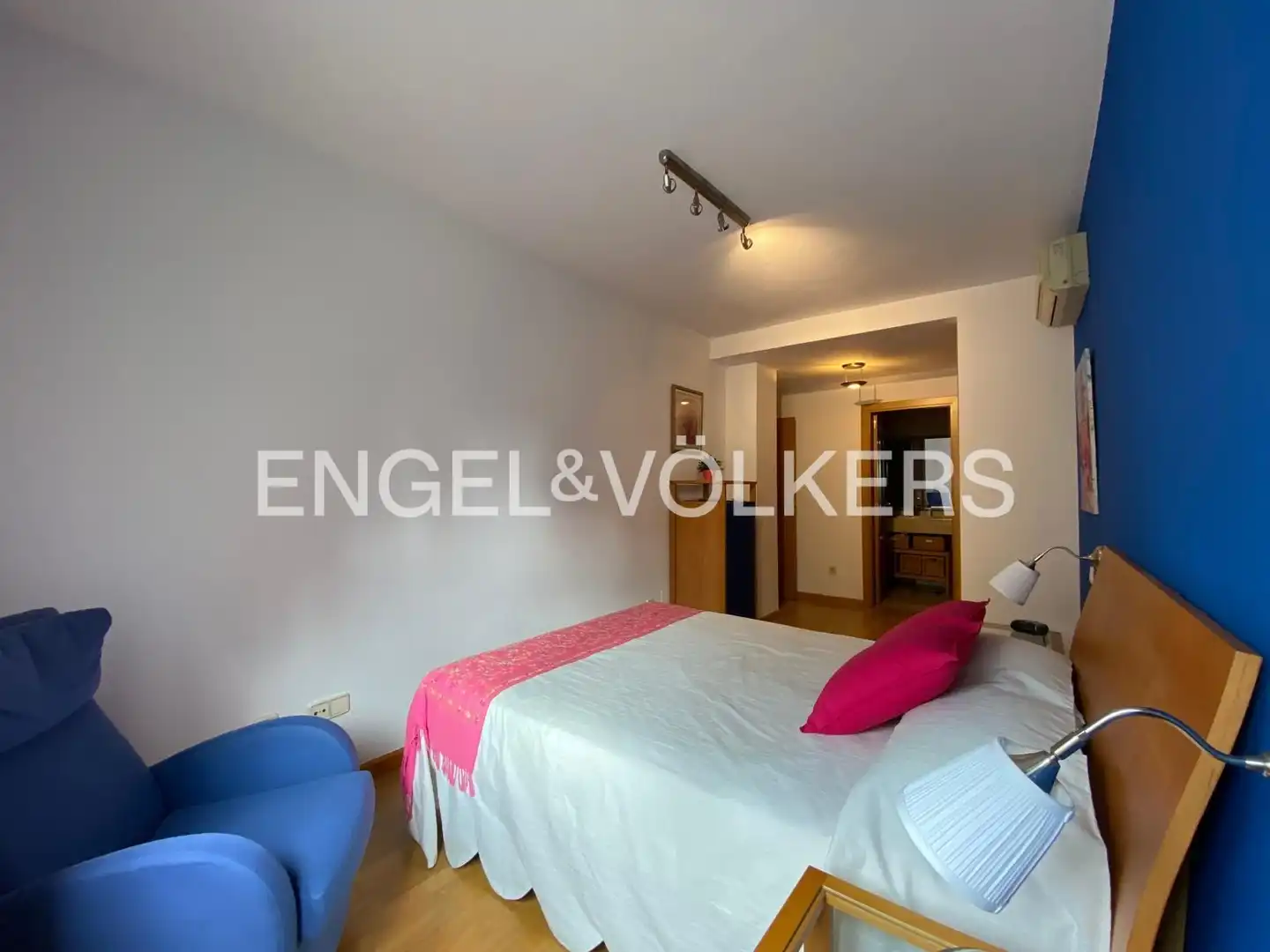 Schlafzimmer von Wohnung zur Miete in Pozuelo de Alarcón mit Klimaanlage, Heizung und Privatgarten