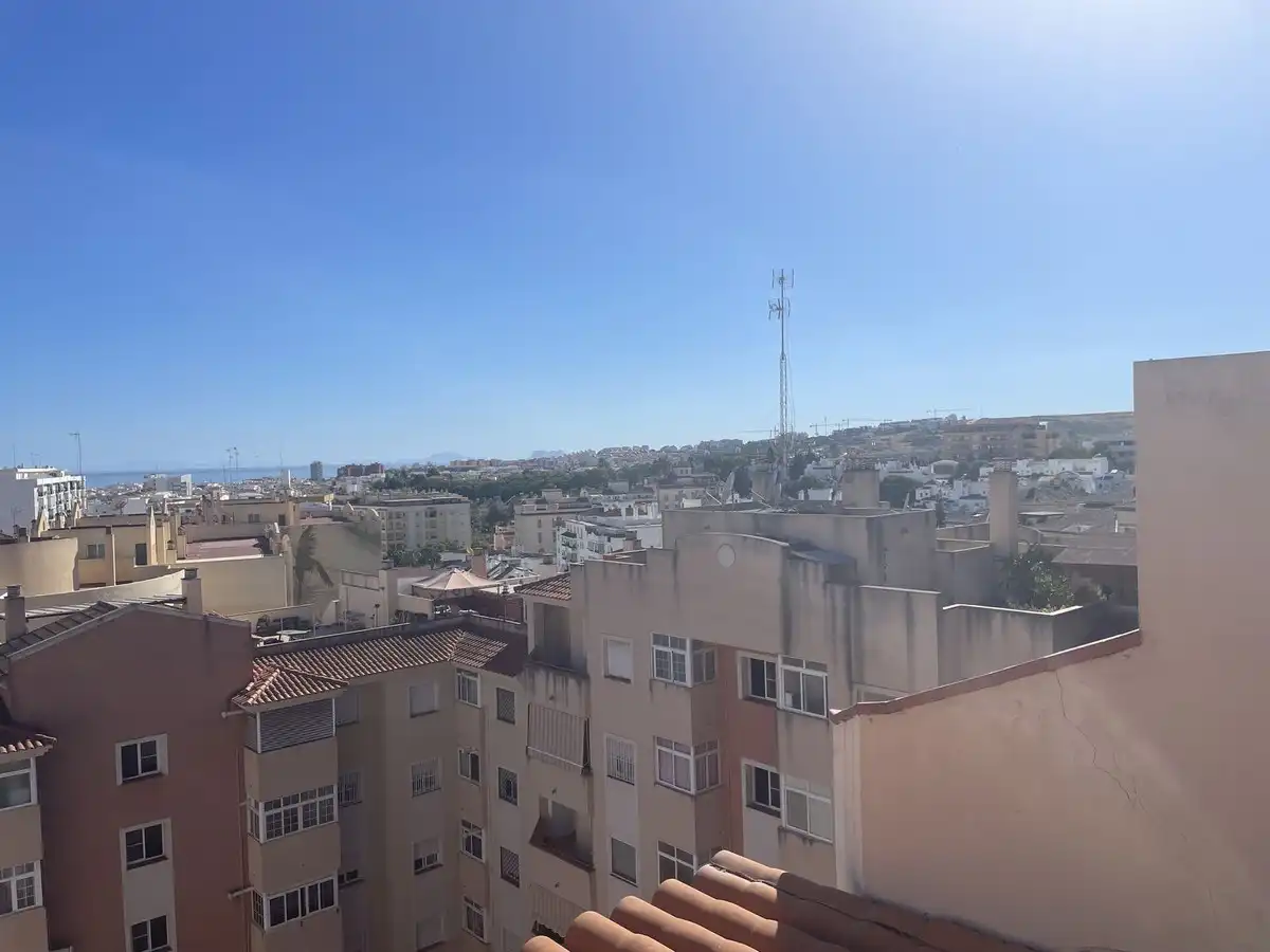 Penthouse with pool for sale in Estepona - Estepona,Centro,Avenida Juan Carlos I, imagen 2
