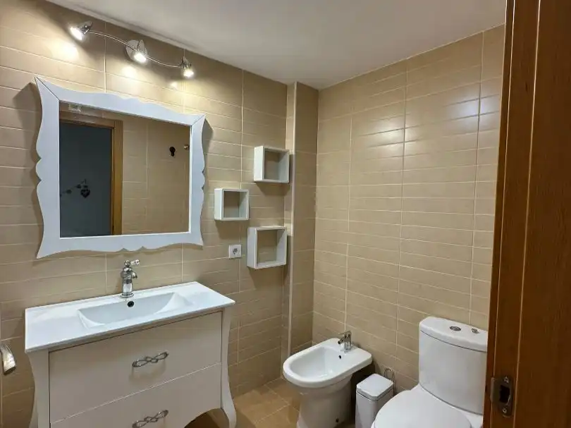 Badezimmer von Dachboden zur Miete in Murcia mit Klimaanlage, Terrasse und Möbliert