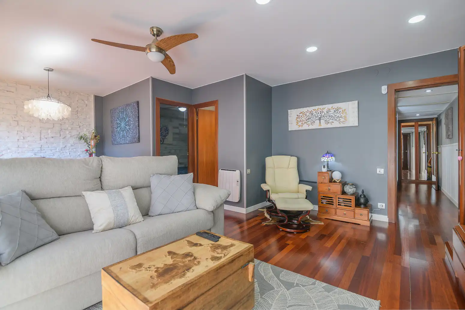 Wohnzimmer von Wohnung zum Verkauf in Barcelona mit Heizung, Parkett und Balkon