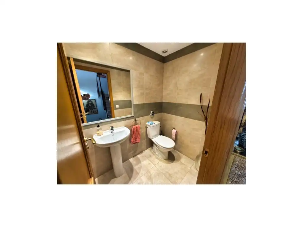 Badezimmer von Einfamilien-Reihenhaus zum Verkauf in  Palma de Mallorca mit Klimaanlage, Terrasse und Möbliert