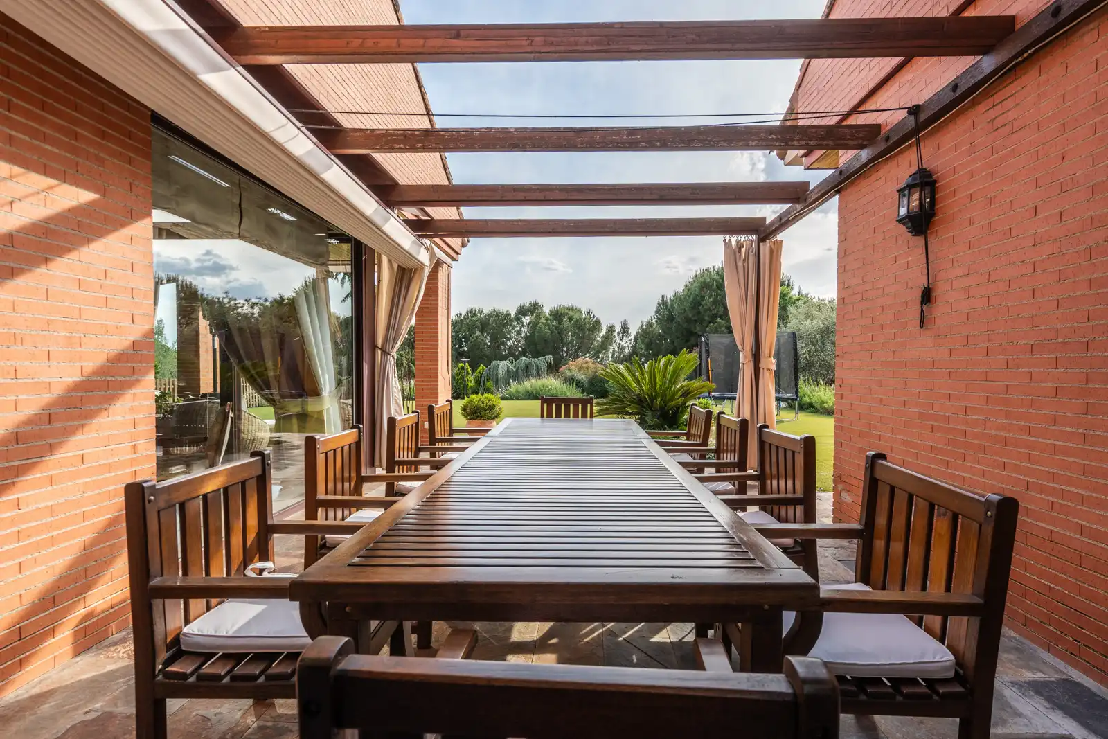 Terrassa de Casa o xalet en venda en Las Rozas de Madrid amb Aire condicionat, Calefacció i Jardí privat