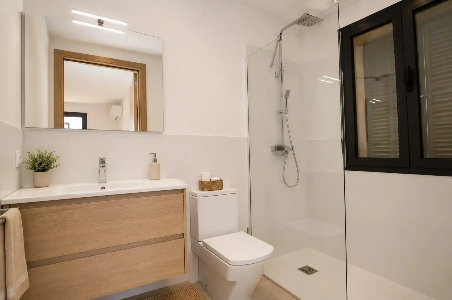 Badezimmer von Country house zur Miete in Búger mit Klimaanlage, Heizung und Privatgarten