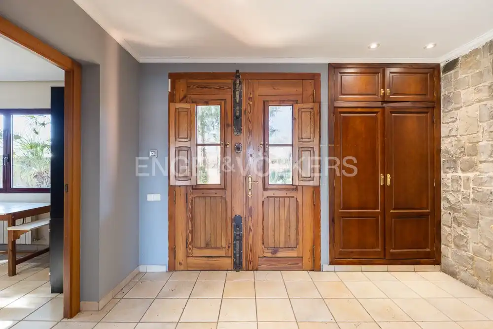 Houses for sale in La Pobla de Vallbona  with Air Conditioner, Heating and Private garden
