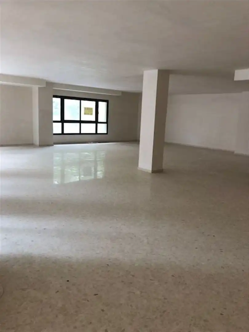 Local comercial en alquiler en Piscinas, imagen 2
