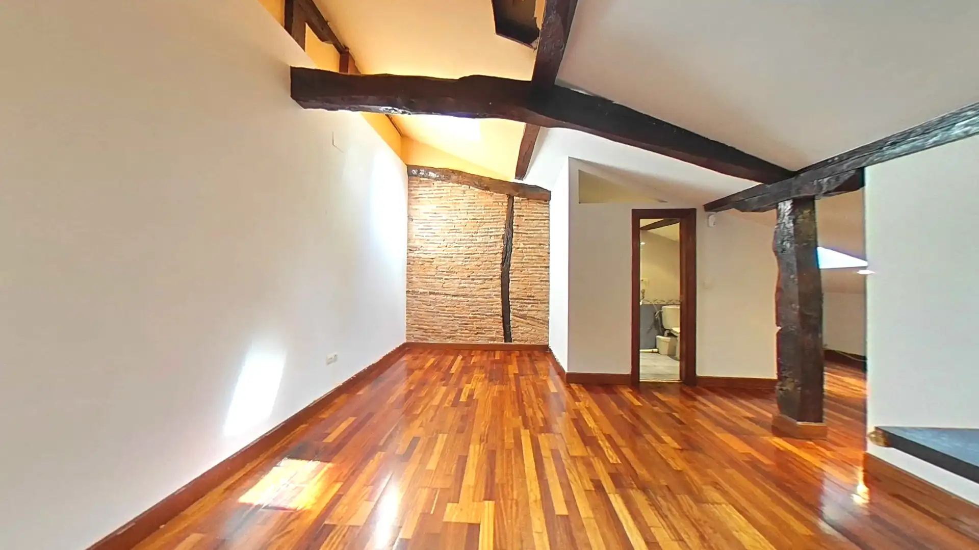 Piso en venta en Castro-Urdiales con Parquet
