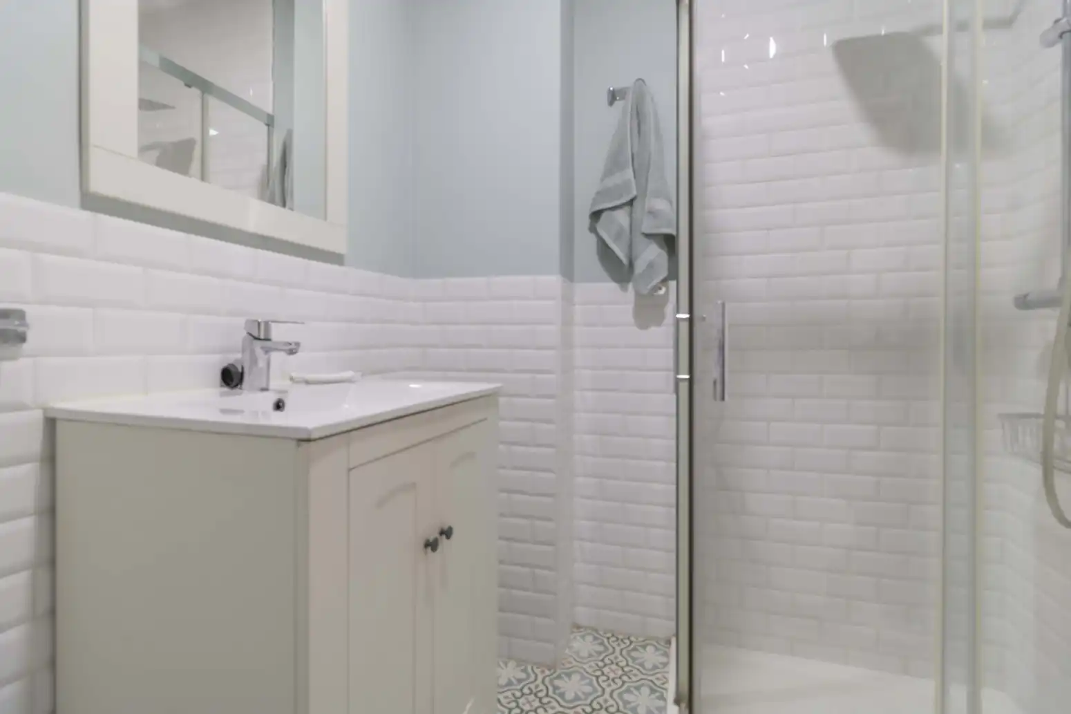 Baño de Piso en venta en Sevilla con Aire acondicionado y Balcón
