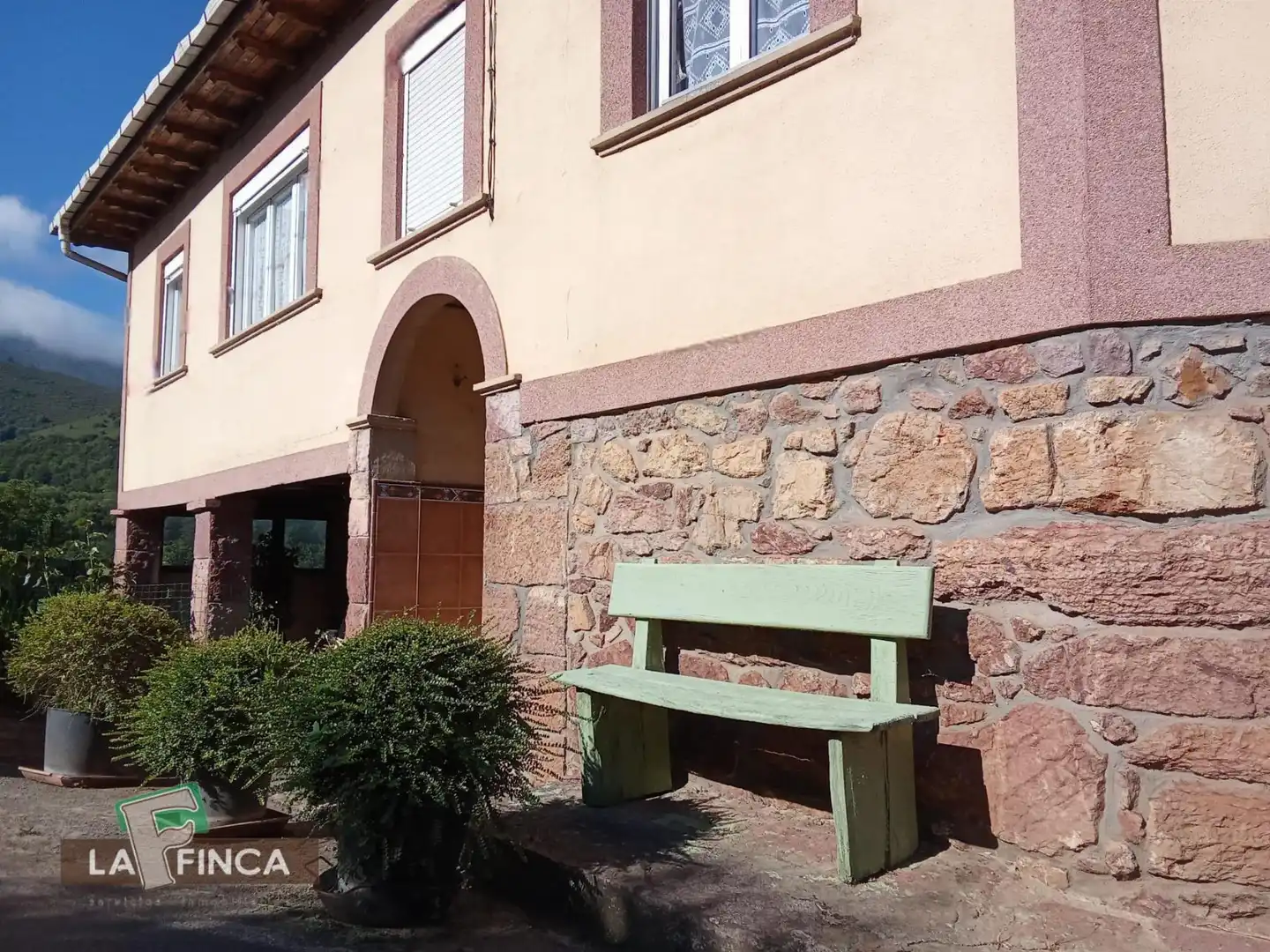 Exterior view of Houses for sale in Belmonte de Miranda  with Heating, Terrace and Storage room