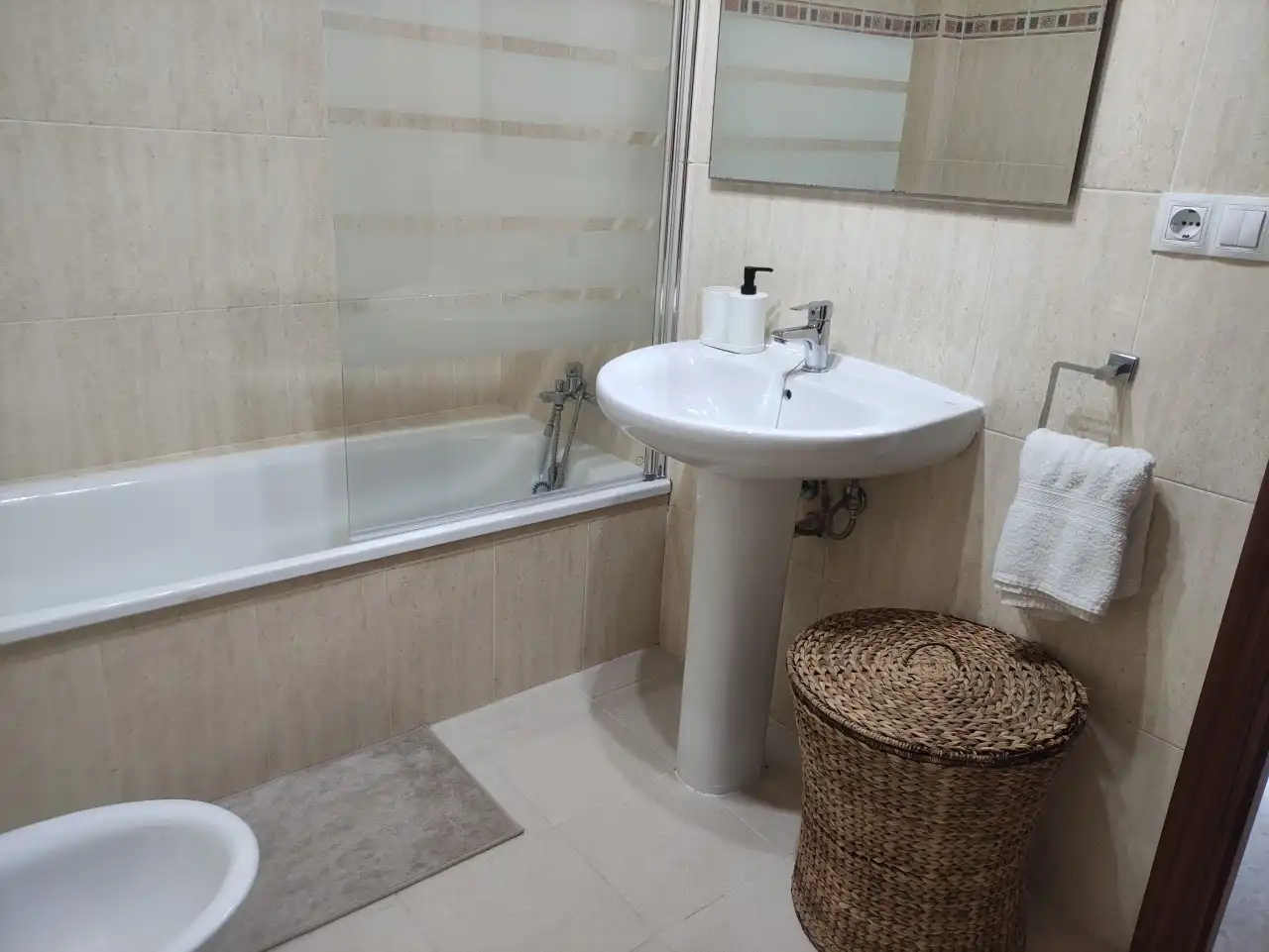 Flat with terrace to rent in Calle Sargenta 18, imagen 26