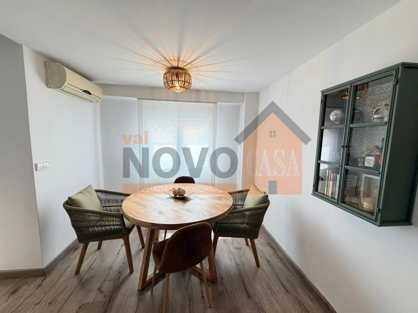 Comedor de Piso en venta en Silla con Aire acondicionado
