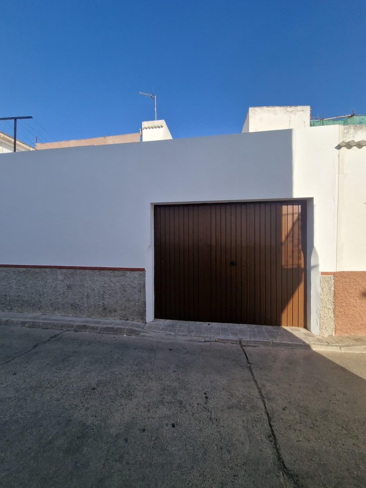 Vista exterior de Local en venda en Utrera