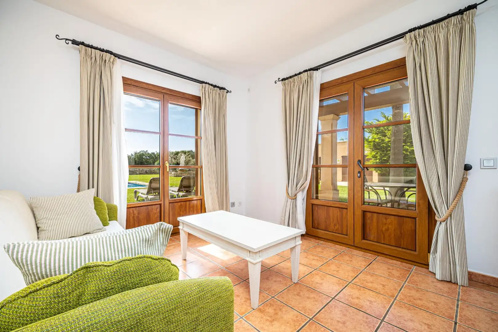 Sala de estar de Edificio en venta en Ses Salines con Piscina comunitaria