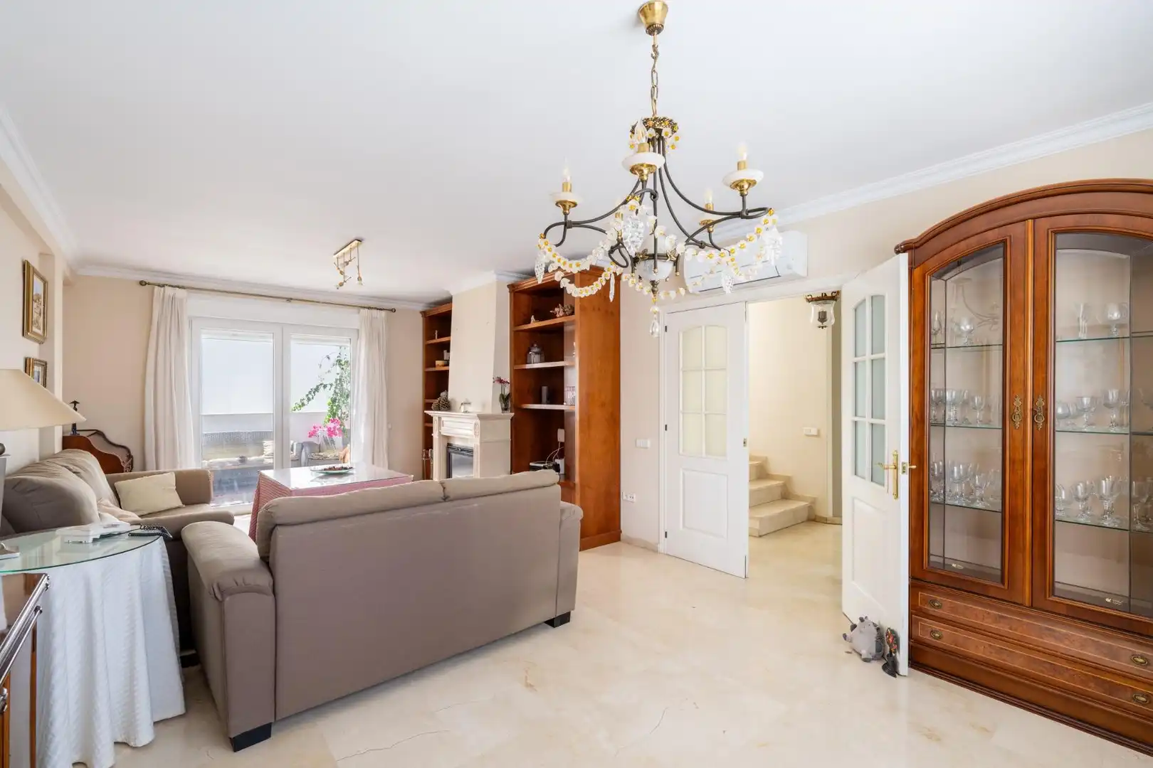 Sala de estar de Casa adosada en venta en Almería con Aire acondicionado, Terraza y Trastero